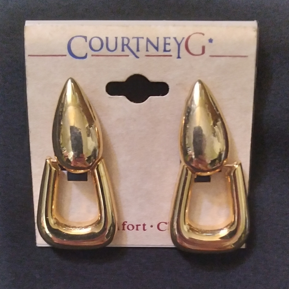 Vintage Courtney G Goldtone Clip On Earrings